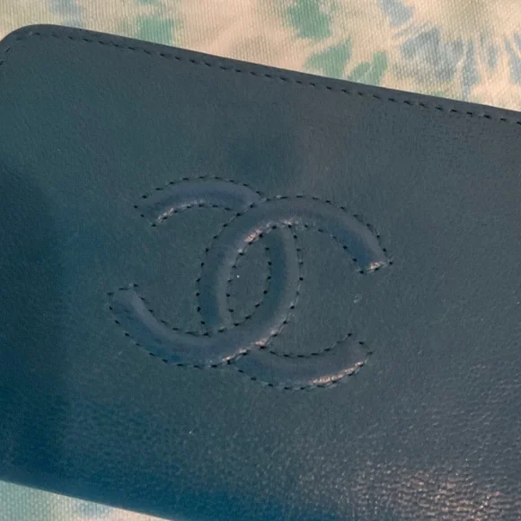 CHANEL Teal Blue Timeless CC Trifold Compact Leather Wallet - Picture 4 of 16